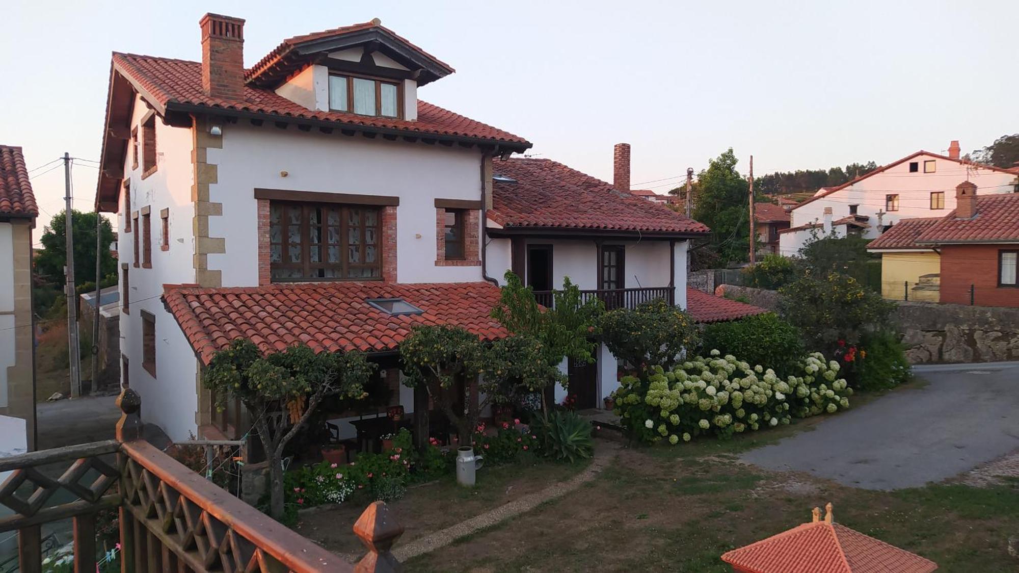 Villa Casa Mari Paz Trasvia Comillas Exterior foto